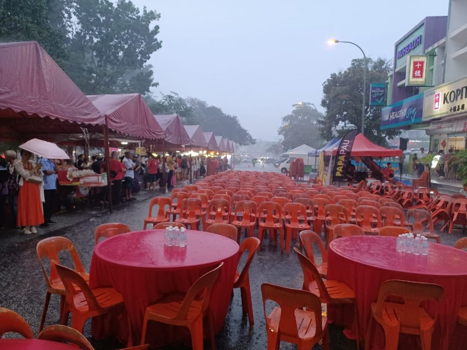 早报头-大都会/元宵节雨夜,数千民众在蕉赖皇冠城乐翻天/12图