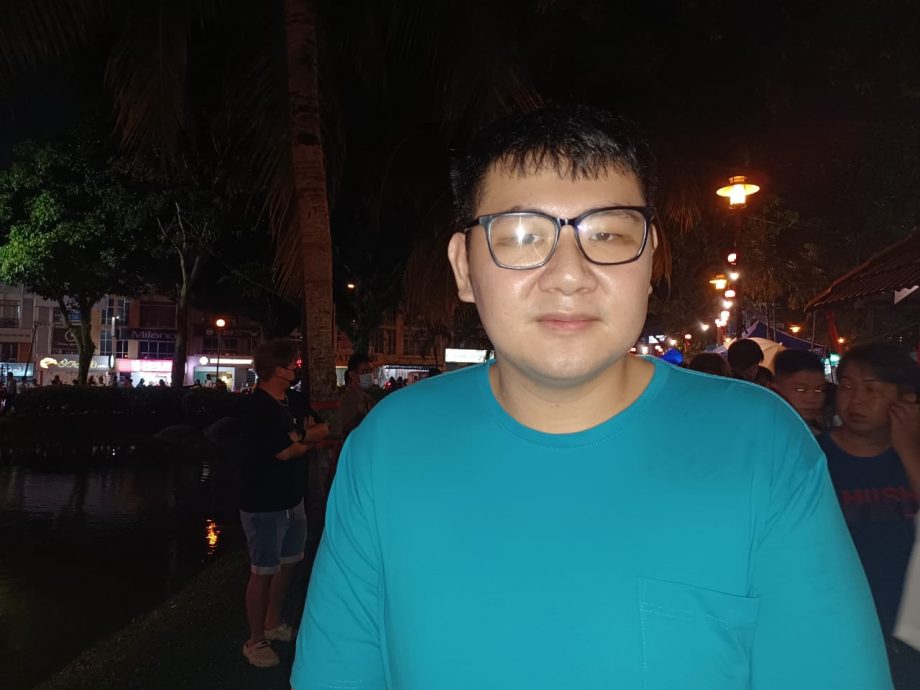 早报头-大都会/元宵节雨夜,数千民众在蕉赖皇冠城乐翻天/12图