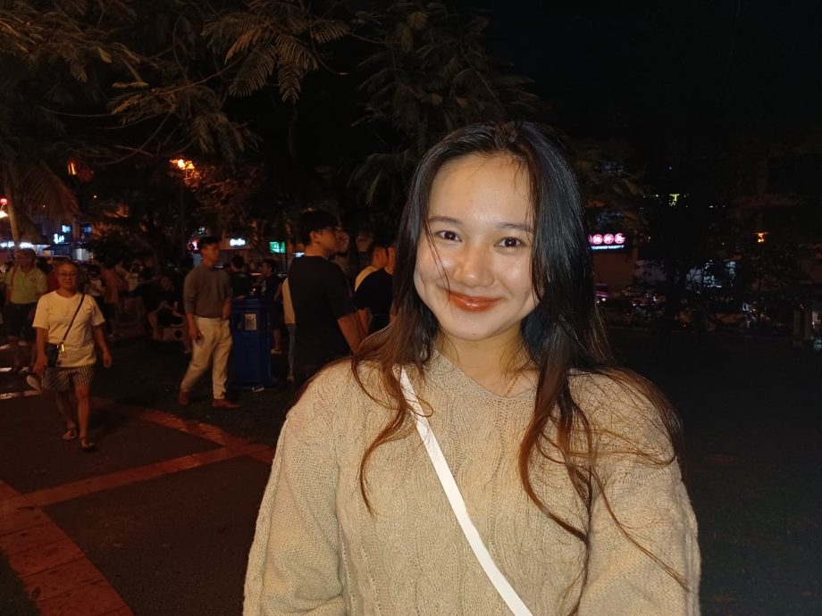 早报头-大都会/元宵节雨夜,数千民众在蕉赖皇冠城乐翻天/12图