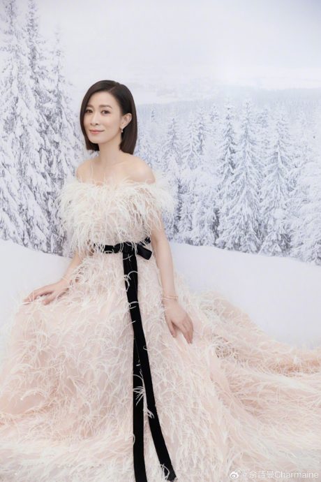 春晚搭钧甯与刘涛合唱 佘诗曼被跪求开演唱会