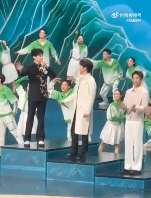 春晚表演疑霸C位不走 白敬亭耍心眼被骂