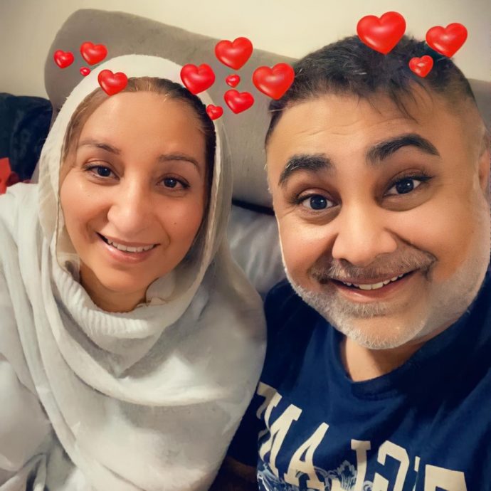 晒婚纱照庆结婚34周年 53岁乔宝宝苏格兰弄孙为乐