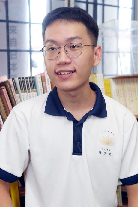 暖势力/全国/逾30位大学生走入社区 为独居老人打扫房屋