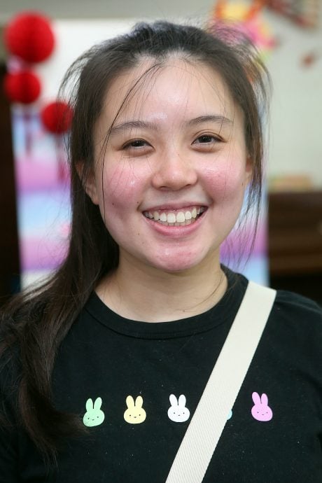 暖势力/全国/逾30位大学生走入社区 为独居老人打扫房屋