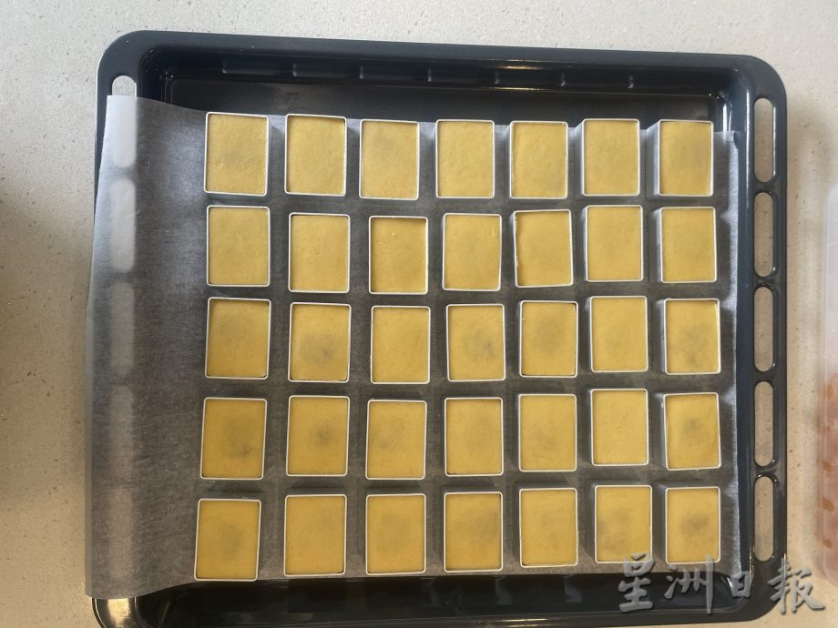 制年饼妇女行善故事