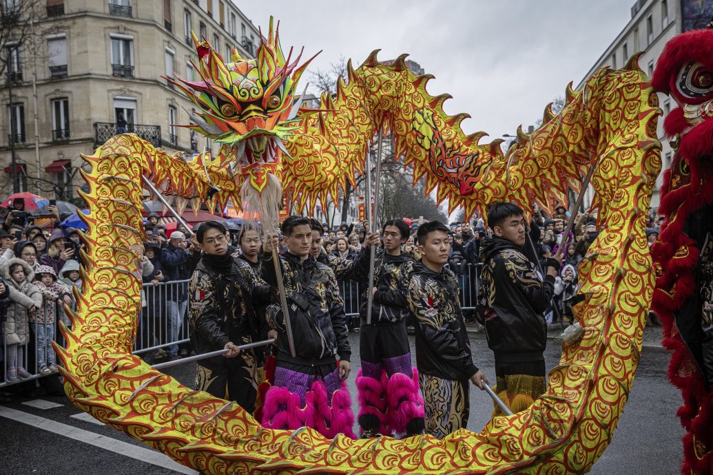 最长春节假期收官：中外游客“双向奔赴”，出境游创4年峰值