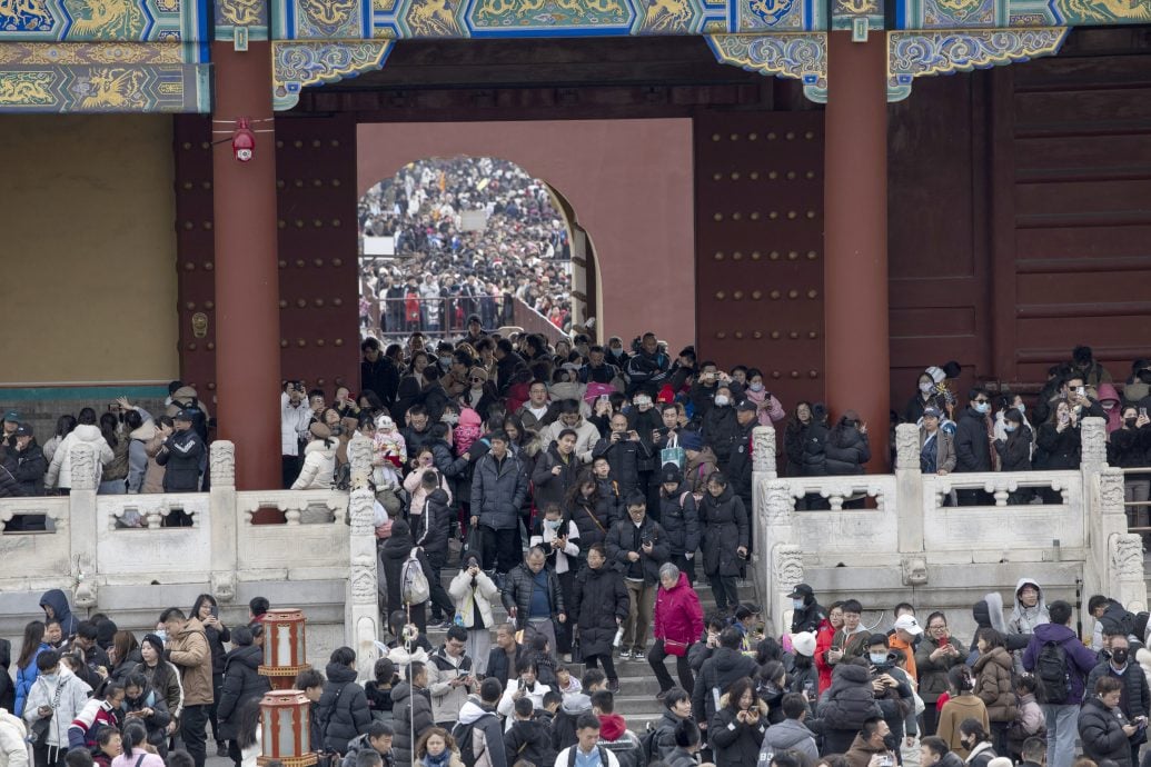 最长春节假期收官：中外游客“双向奔赴”，出境游创4年峰值