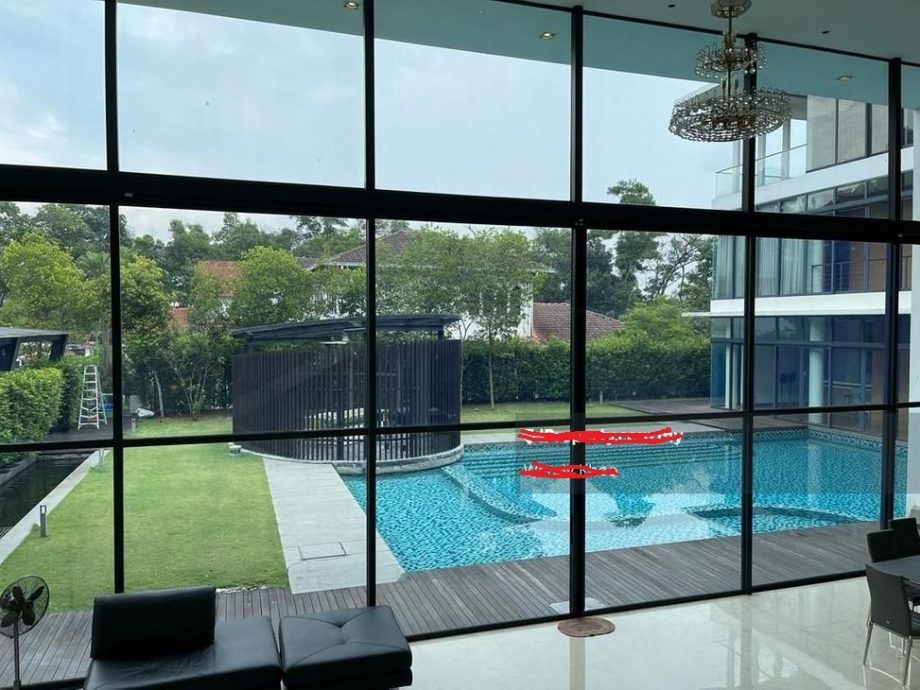 本地Youtuber称花970万买别墅 被揭造假只是租房！