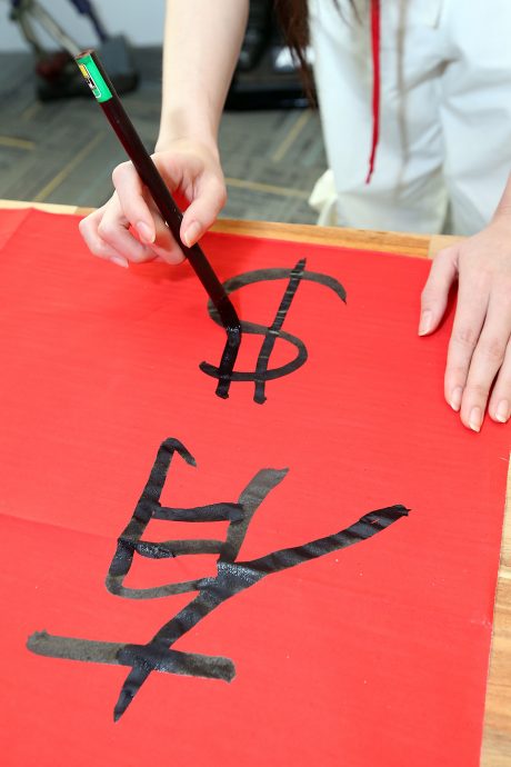 李佩玲黄诗棋 “龙”重登场