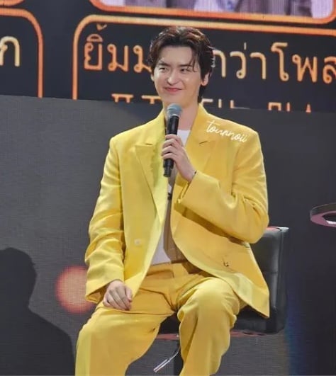 李钟奭惊变鹰勾鼻 粉丝崩溃“整丑了”