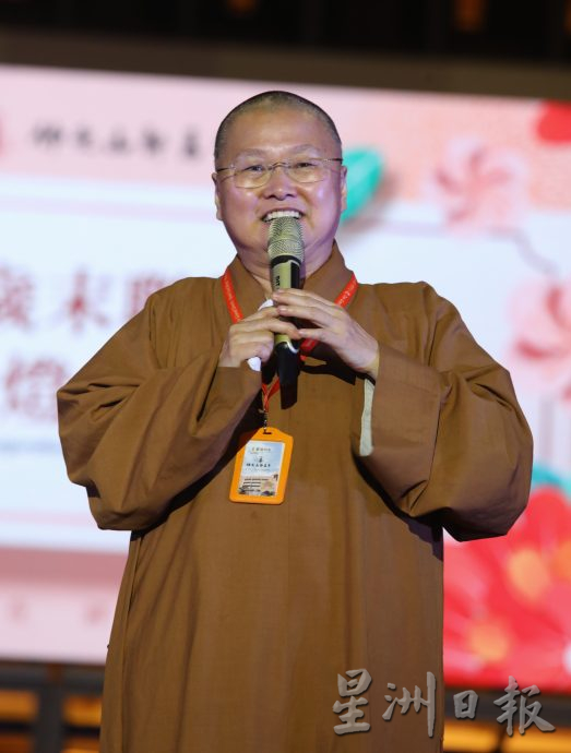 柔: 新马寺新春平安灯会 打造卡通侏罗纪公园 呆萌可爱