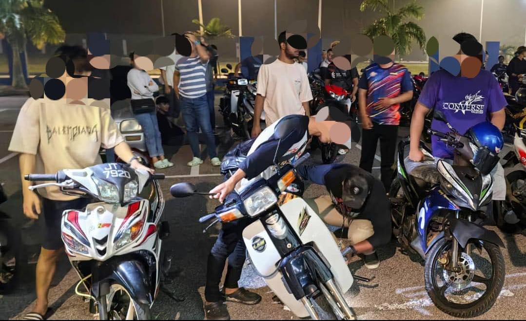 柔：“道路流氓”大扫荡，警方深夜截查226名摩托车骑士