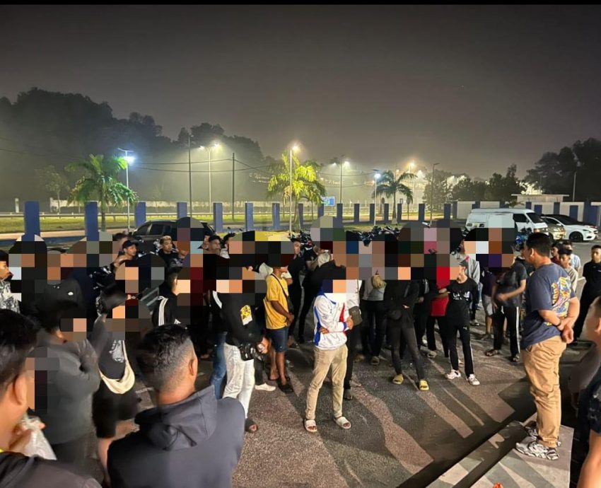 柔：“道路流氓”大扫荡，警方深夜截查226名摩托车骑士