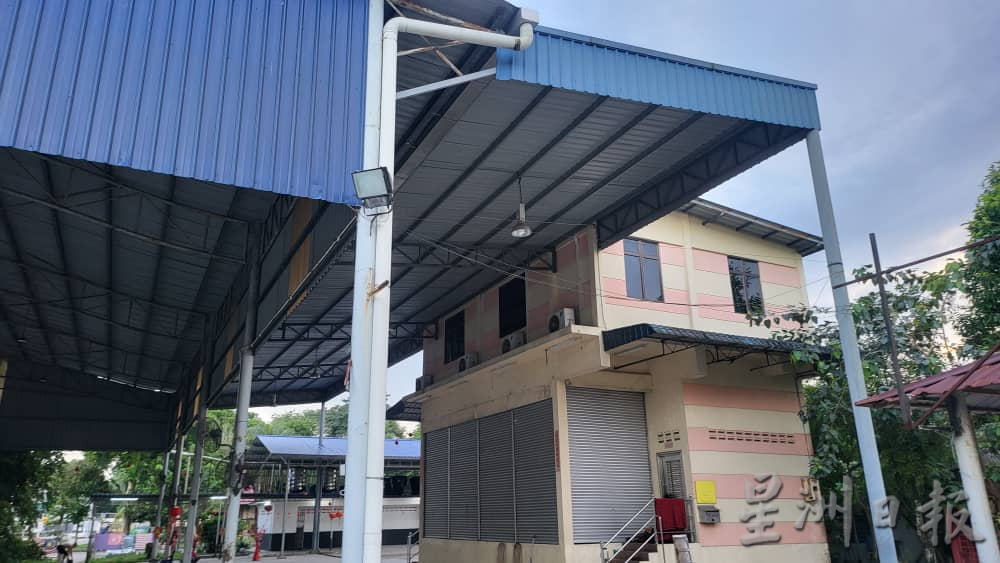 柔:【民生特工队】: 焦点地区:避兰东新村 避交通灯抄捷径 路窄车多 扰民