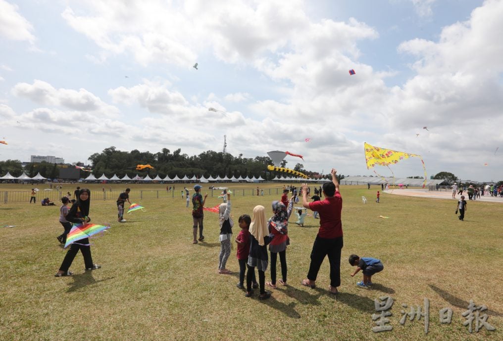 柔:【特稿】: 国际风筝节登场 各国选手28日“运动风筝”竞技