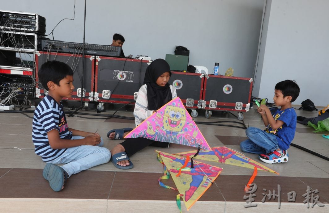 柔:【特稿】: 国际风筝节登场 各国选手28日“运动风筝”竞技