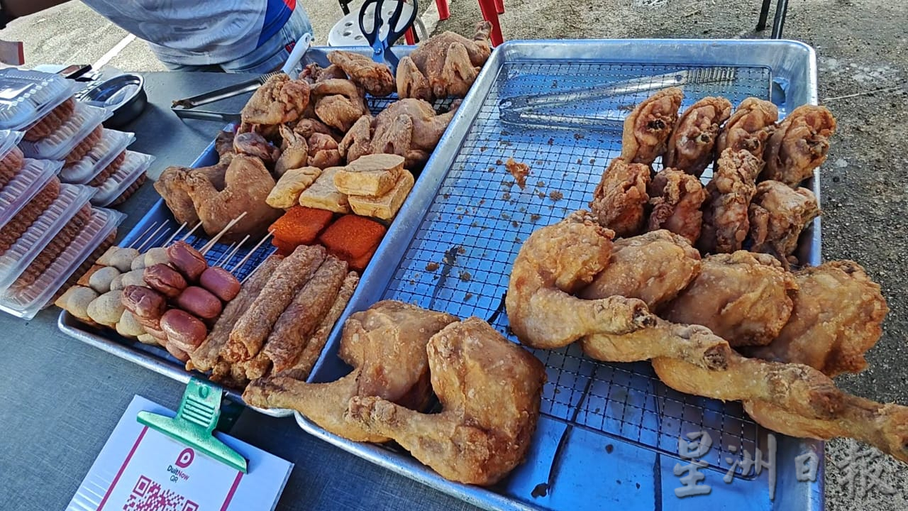 柔：【食客指路】（24/2见报）高人气蓝色椰浆饭和脆皮爆汁童子鸡，就隐身在高雅花园商业街区!