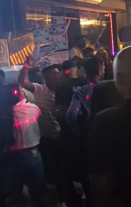 柔：两批酒客夜店起争执，警扣查11人