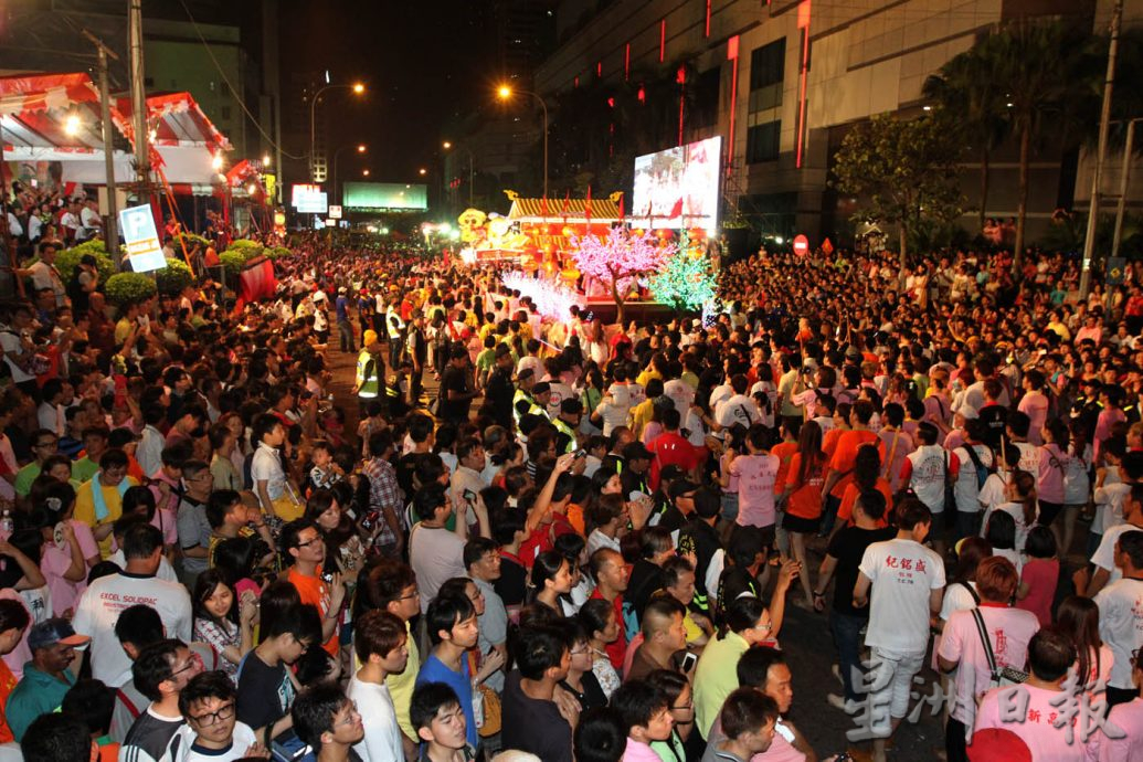 柔：新旧对照：甲辰年恭迎台的主宾柔佛摄政王东姑依斯迈