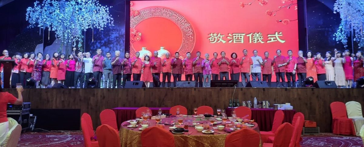 柔:新闻: 贪食街牌楼应添加中文字 张忠华盼华裔议员争取