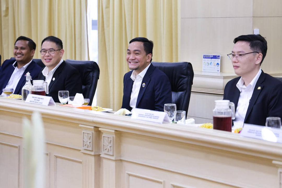 柔:新闻:柔大臣率团与内阁部长会面,商经济特区进展