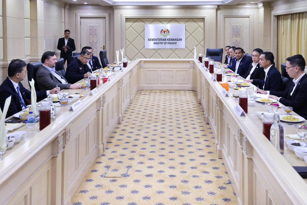 柔:新闻:柔大臣率团与内阁部长会面,商经济特区进展