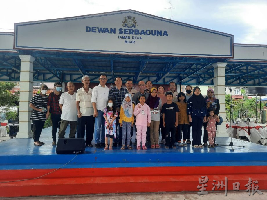 柔:新闻:纳兹里移交开学固本及红包予选区民众