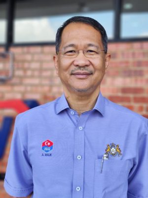 柔:签备忘录助宣传柔旅游年 德士车身安装广告贴纸