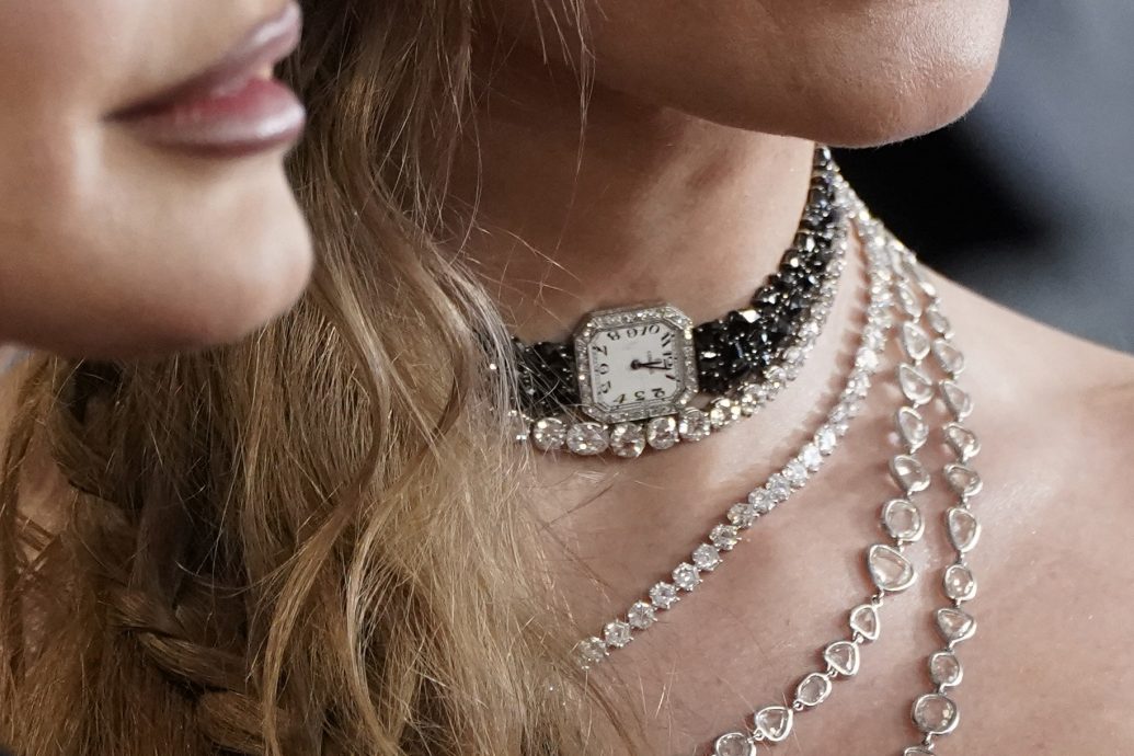 格林美红毡︱泰莱零笑容项链藏彩蛋 麦莉希洛斯变大暴牙