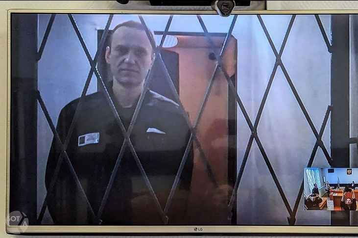 死前曾与母亲律师见面 俄媒发布纳瓦尼出庭视频