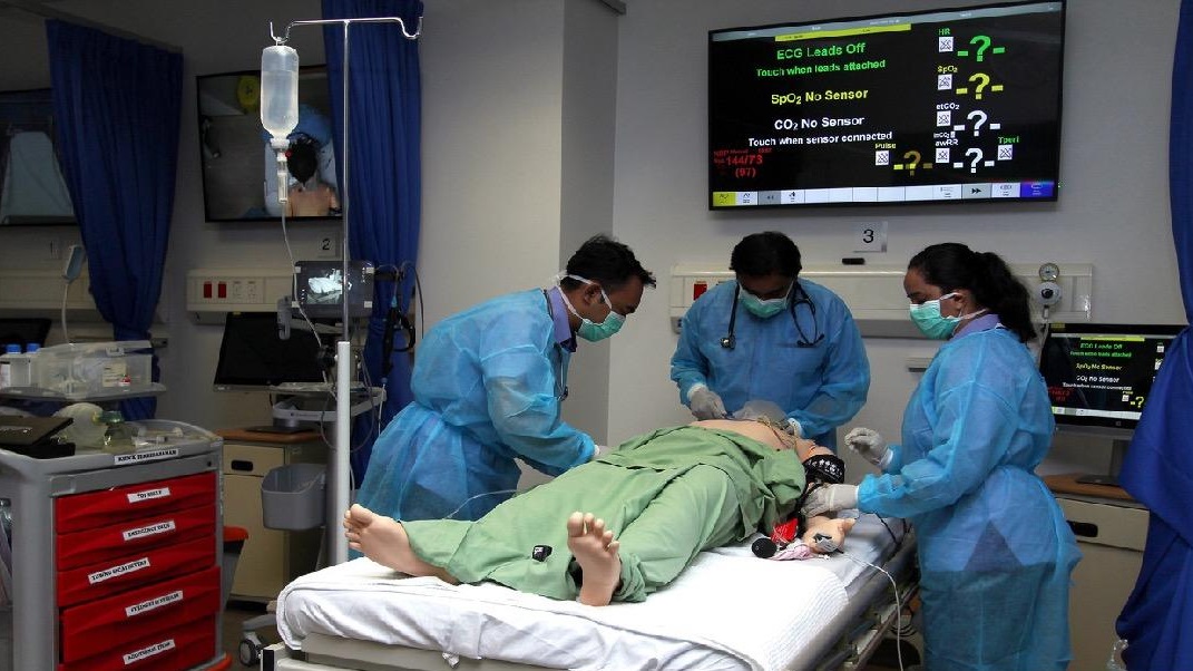 每日5am-11pm超时工作！25岁实习医生：望能“活得像人”