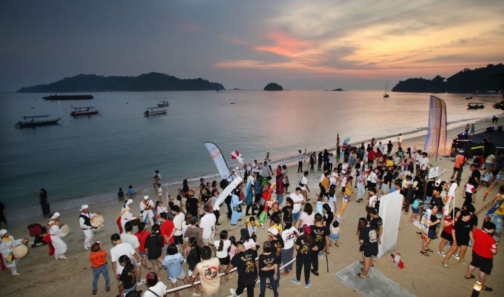 沙拉尼:致力促成旅游年 辟新航线设铁道路线