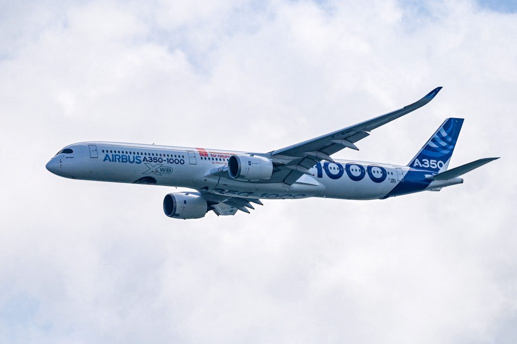 法国空巴首采用混合可持续航空燃料 作飞行表演