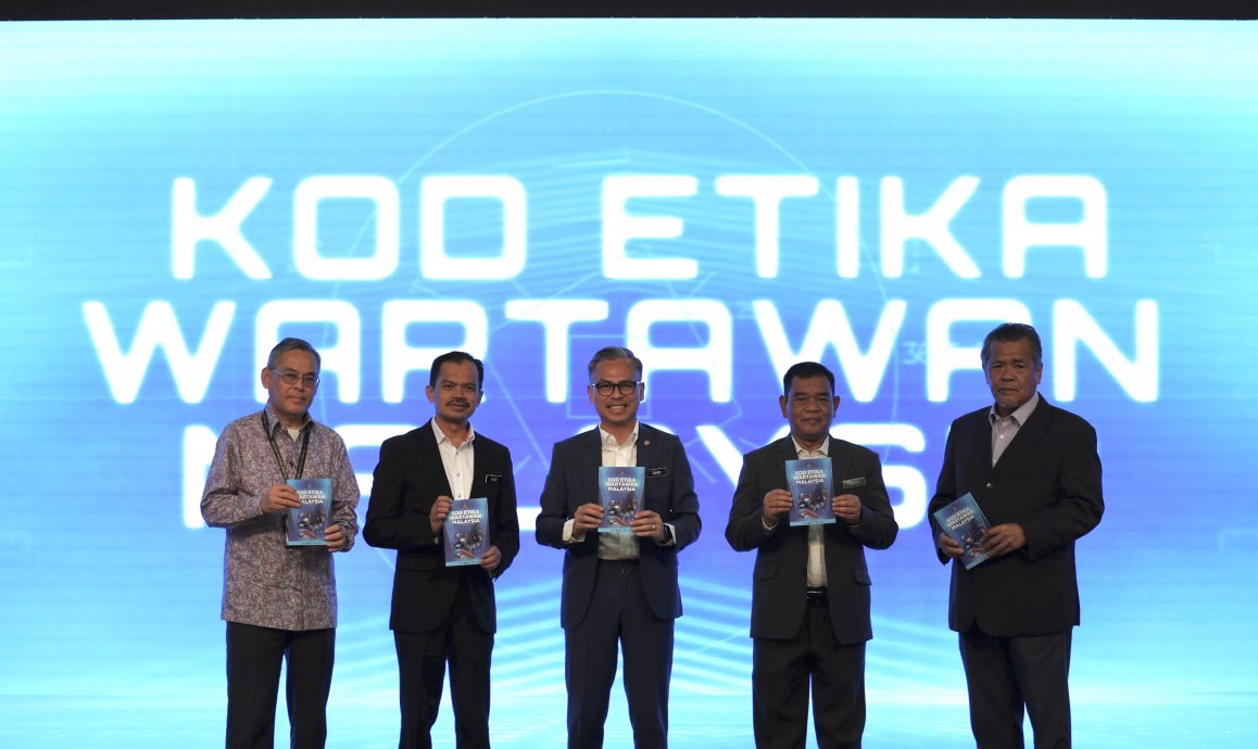 法米∕AI不能取代记者专业