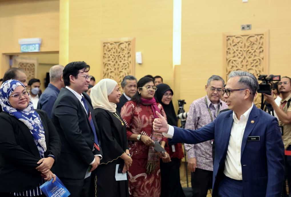 法米∕AI不能取代记者专业