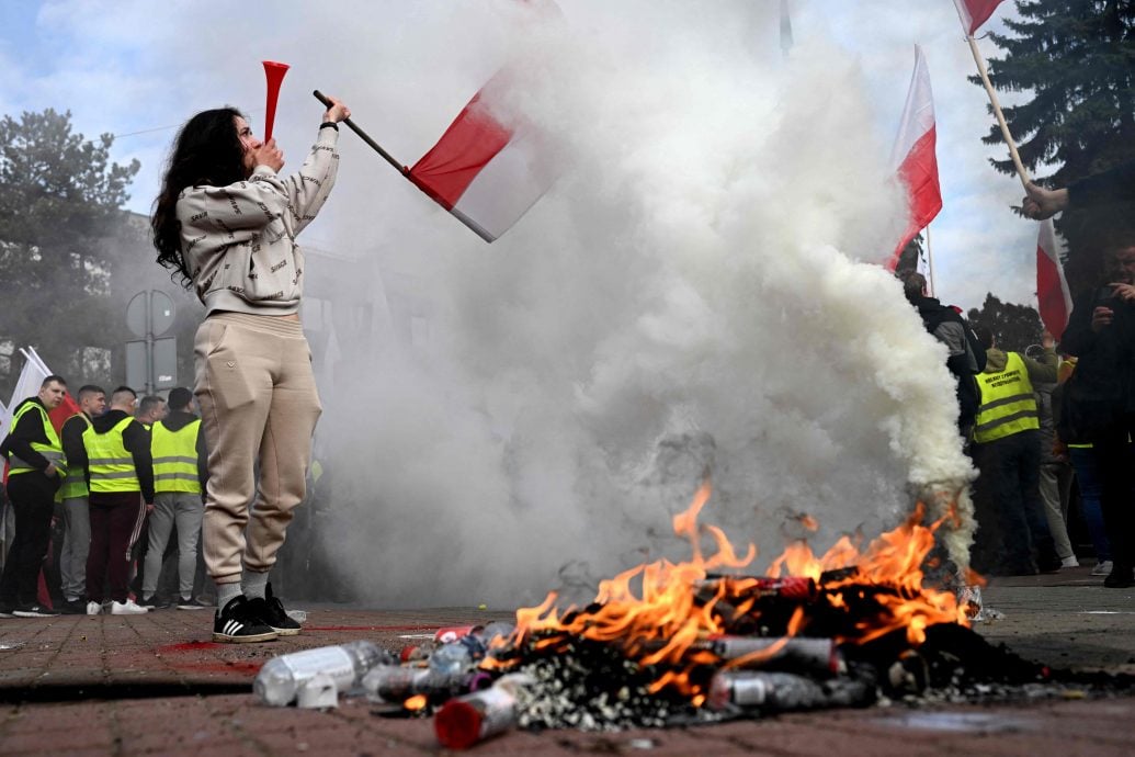 波兰农民示威抗议欧盟绿色政策和乌克兰粮食进口
