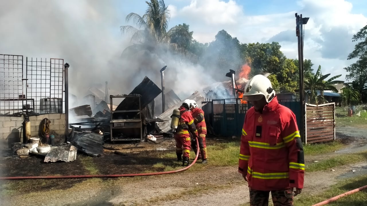海鲜饭店失火,无人伤亡
