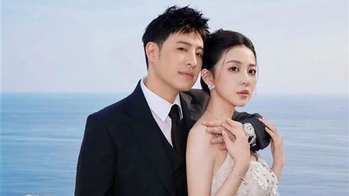 潘玮柏雪地穿短袖 网亏:手臂有修图