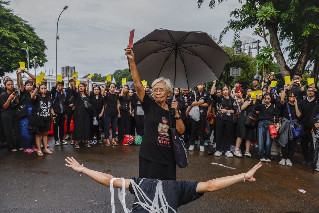 点完半数选票 普拉博沃遥遥领先 人权分子抗议(主)
