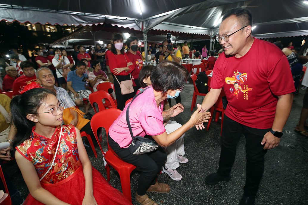 版头-大都会/莲花苑元宵节抛柑活动/15图(选下)