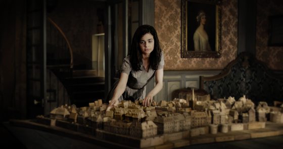 王晋恒/《呼唤奇迹的光》乱世广播的温热微光