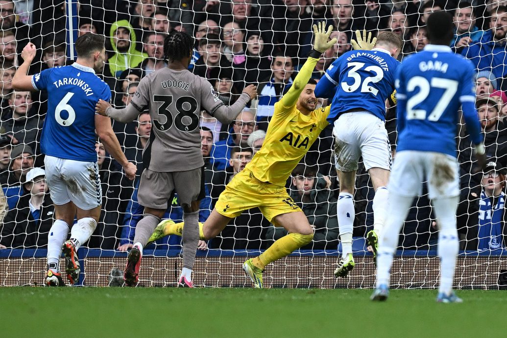 理查利森双响炮 热刺2比2遭埃弗顿绝平