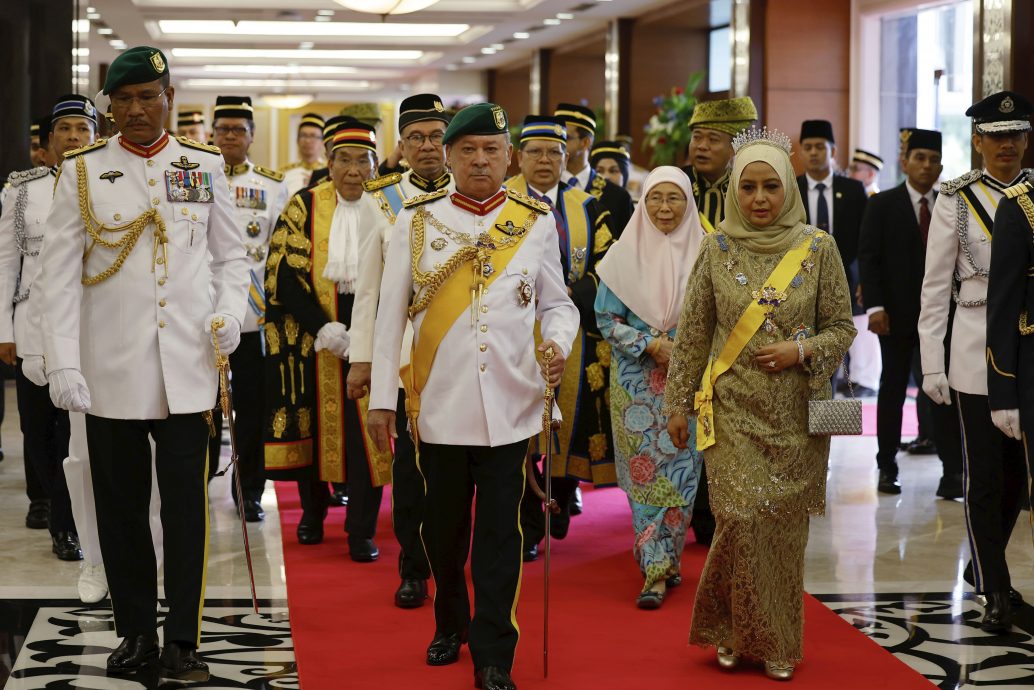 盼政府机构提高效率 元首:抛开繁文缛节!