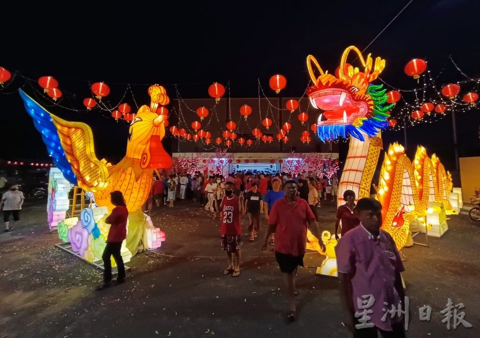 真纳区新春文化表演逾千人捧场 烟花点缀知知港天空