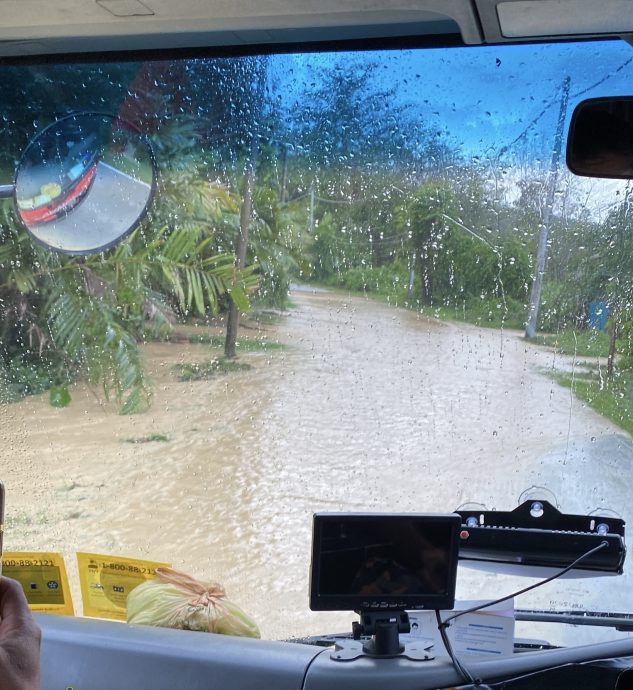 督亚冷宋溪榴梿 约100住宅店铺受暴风雨袭击