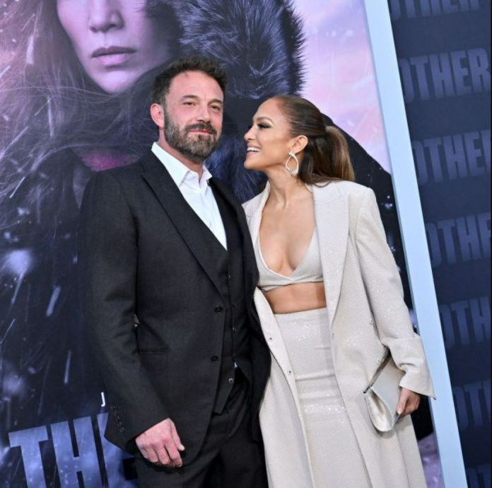 碧妮暗示曾与宾艾弗力疯狂一夜情 网亏会激怒珍妮花洛庇丝