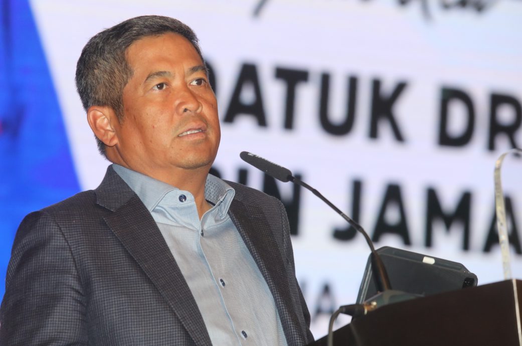 税收局:专注查国内经商钱存海外银行纳税人　“定期搜集海外账户资产”