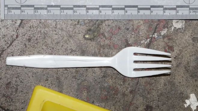 美流浪汉持塑料叉遭射杀 与7警对峙多人开枪