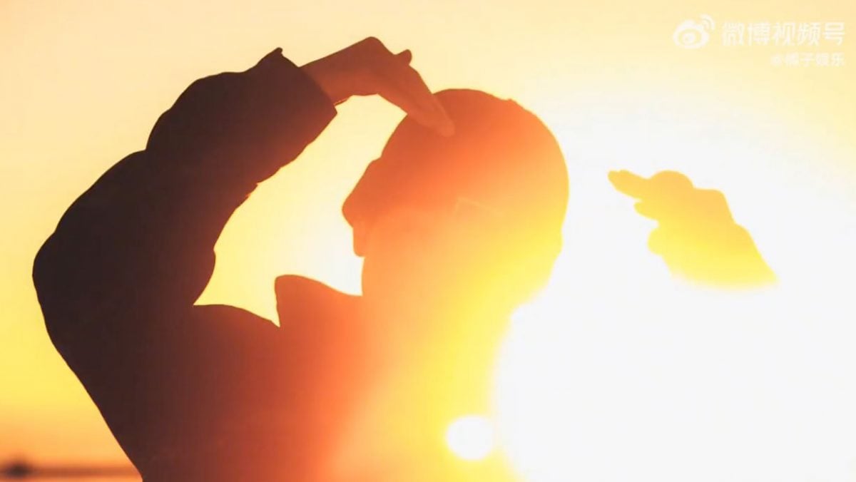 胡夏求偶舞攻陷金晨　向金色晨曦比爱心