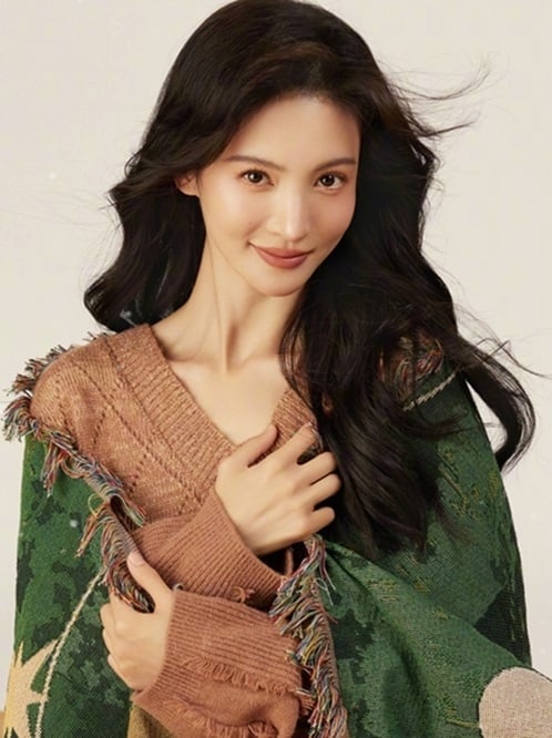  胡夏转发金晨微博秒登热搜 网亏：根本趁此认爱	